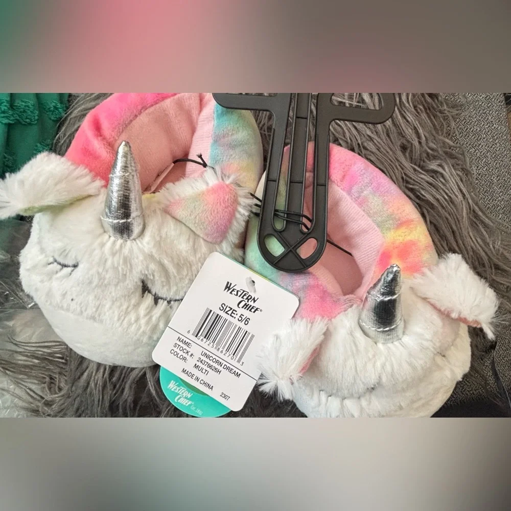 Toddler Plush Unicorn Slippers-Size 5/6